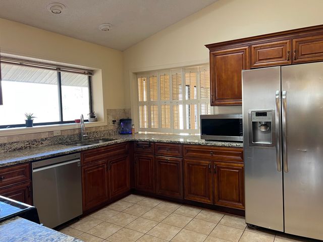 3953 OTTER DR, Memphis, TN 38128