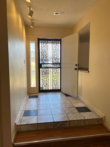 3953 OTTER DR, Memphis, TN 38128