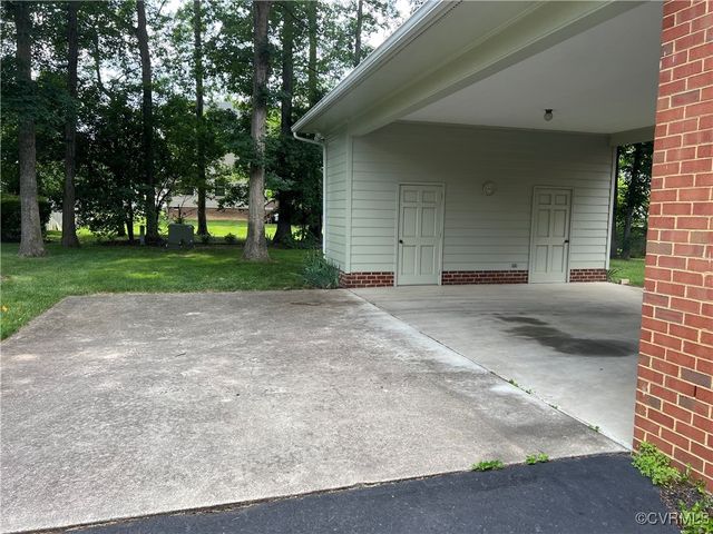 8426 Forge Rd, Henrico, VA 23228