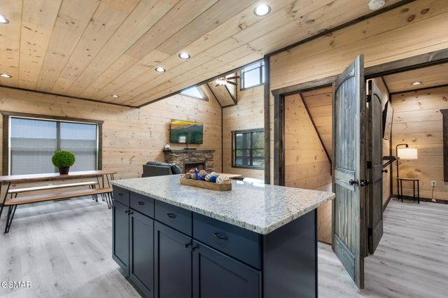 2218 Pinnacle Ridge Trail, Sevierville, TN 37876