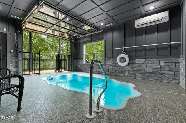 2218 Pinnacle Ridge Trail, Sevierville, TN 37876