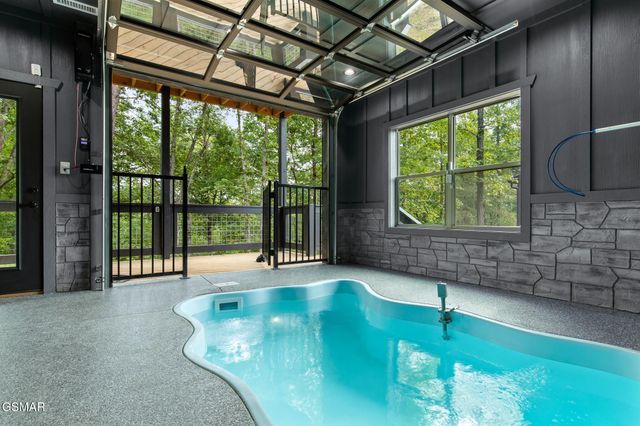 2218 Pinnacle Ridge Trail, Sevierville, TN 37876