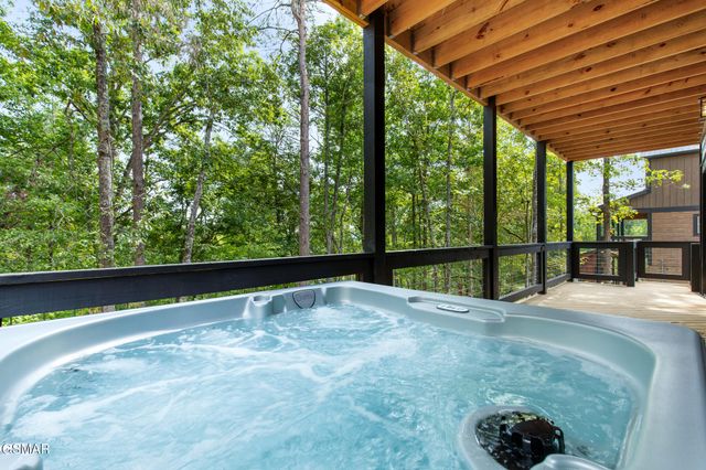 2218 Pinnacle Ridge Trail, Sevierville, TN 37876