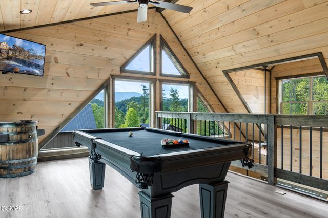 2218 Pinnacle Ridge Trail, Sevierville, TN 37876