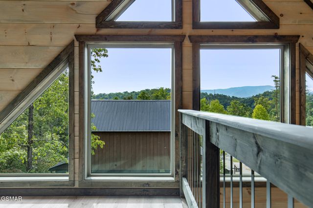 2218 Pinnacle Ridge Trail, Sevierville, TN 37876