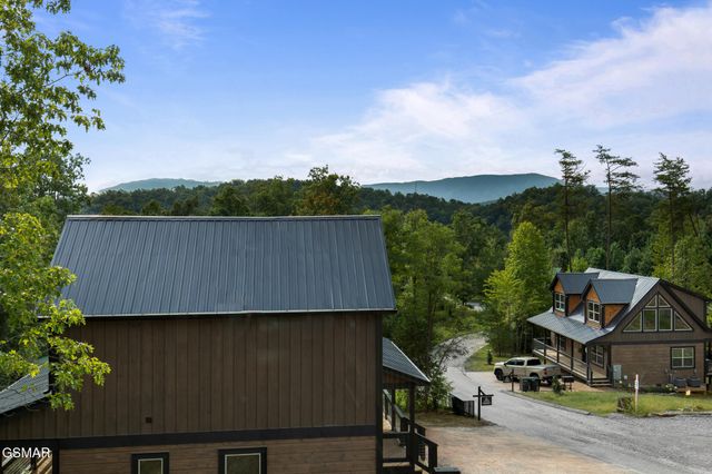 2218 Pinnacle Ridge Trail, Sevierville, TN 37876