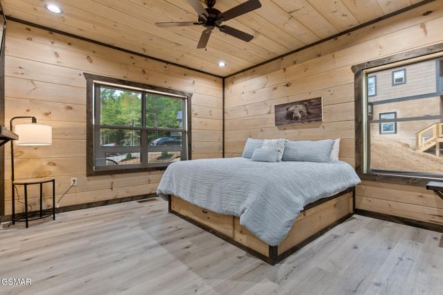 2218 Pinnacle Ridge Trail, Sevierville, TN 37876