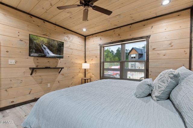 2218 Pinnacle Ridge Trail, Sevierville, TN 37876