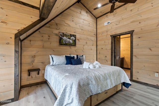 2218 Pinnacle Ridge Trail, Sevierville, TN 37876