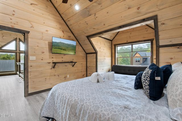 2218 Pinnacle Ridge Trail, Sevierville, TN 37876