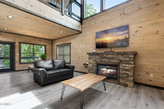 2218 Pinnacle Ridge Trail, Sevierville, TN 37876