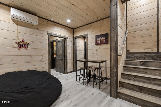 2218 Pinnacle Ridge Trail, Sevierville, TN 37876