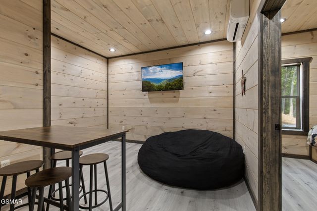 2218 Pinnacle Ridge Trail, Sevierville, TN 37876