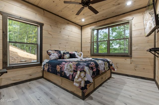 2218 Pinnacle Ridge Trail, Sevierville, TN 37876