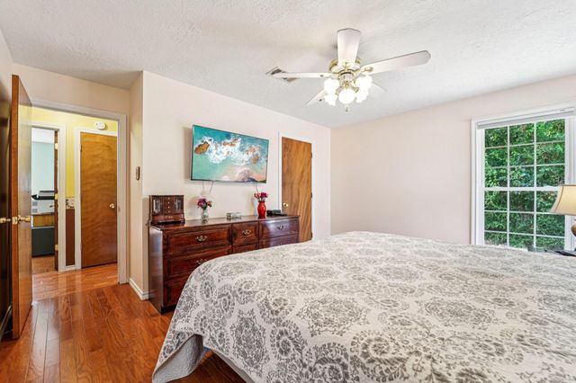 378 Ridgewood Drive, Magnolia, TX 77355