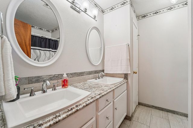 378 Ridgewood Drive, Magnolia, TX 77355