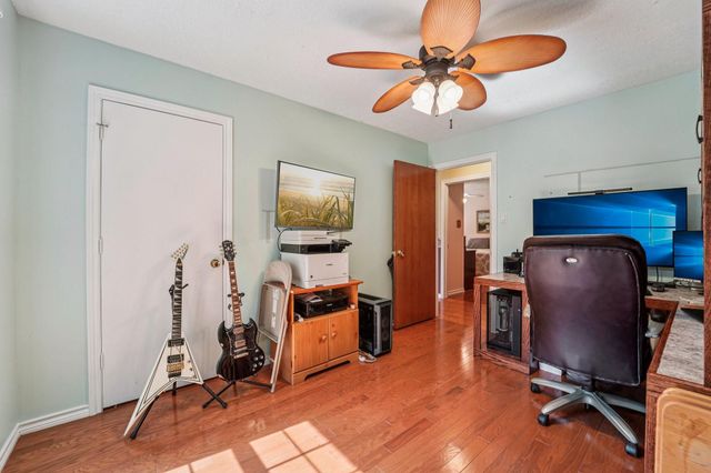 378 Ridgewood Drive, Magnolia, TX 77355