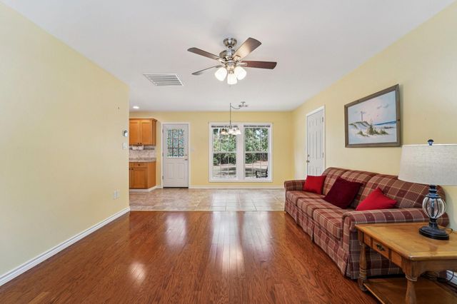 378 Ridgewood Drive, Magnolia, TX 77355