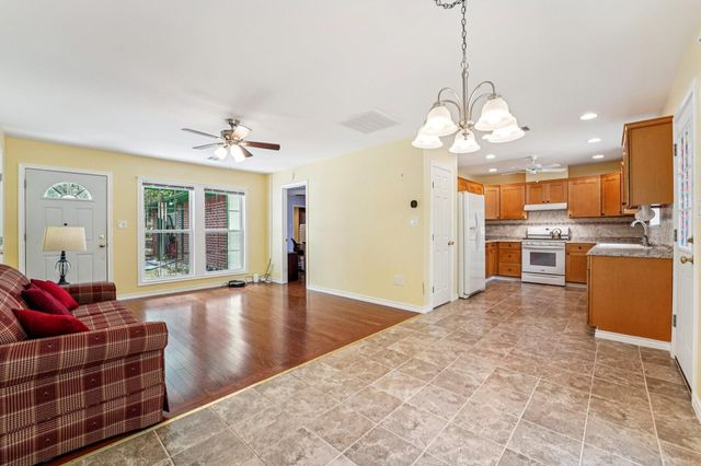 378 Ridgewood Drive, Magnolia, TX 77355