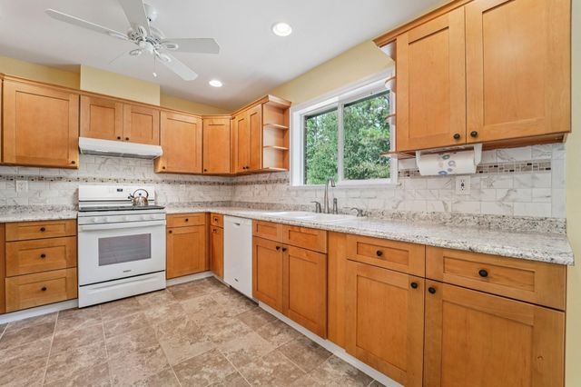 378 Ridgewood Drive, Magnolia, TX 77355