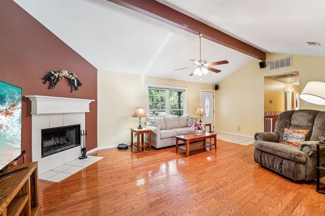 378 Ridgewood Drive, Magnolia, TX 77355