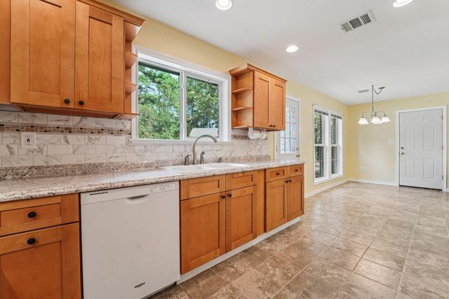 378 Ridgewood Drive, Magnolia, TX 77355