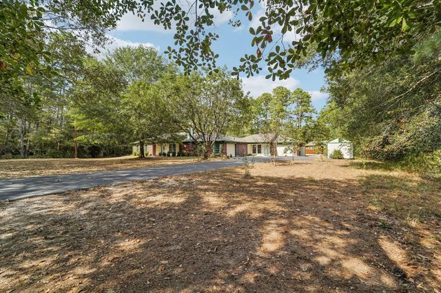 378 Ridgewood Drive, Magnolia, TX 77355