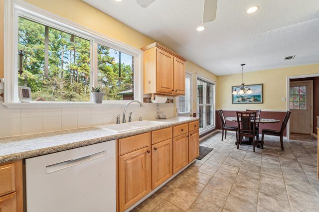 378 Ridgewood Drive, Magnolia, TX 77355