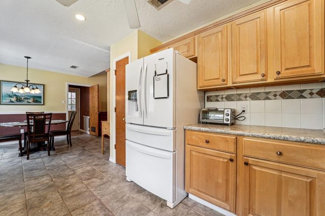 378 Ridgewood Drive, Magnolia, TX 77355