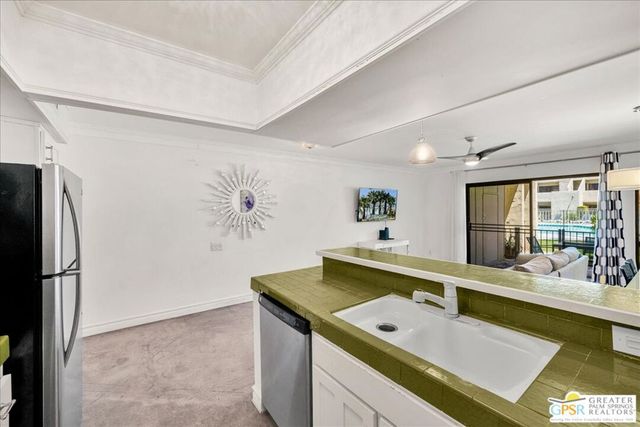 1655 E Palm Canyon Drive 609, Palm Springs, CA 92264