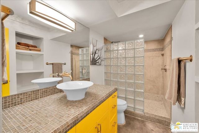 1655 E Palm Canyon Drive 609, Palm Springs, CA 92264