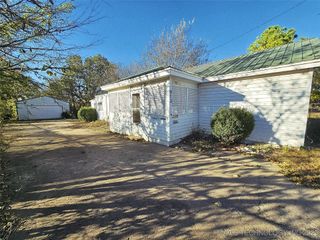 813 W Choctaw Street, Tahlequah, OK 74464