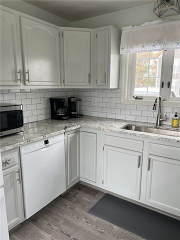 115 Holden Road, South Kingstown, RI 02879