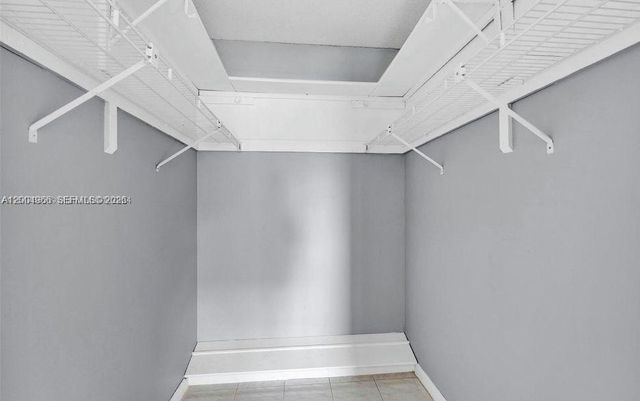 8100 Sunrise Lakes Blvd 208, Sunrise, FL 33322