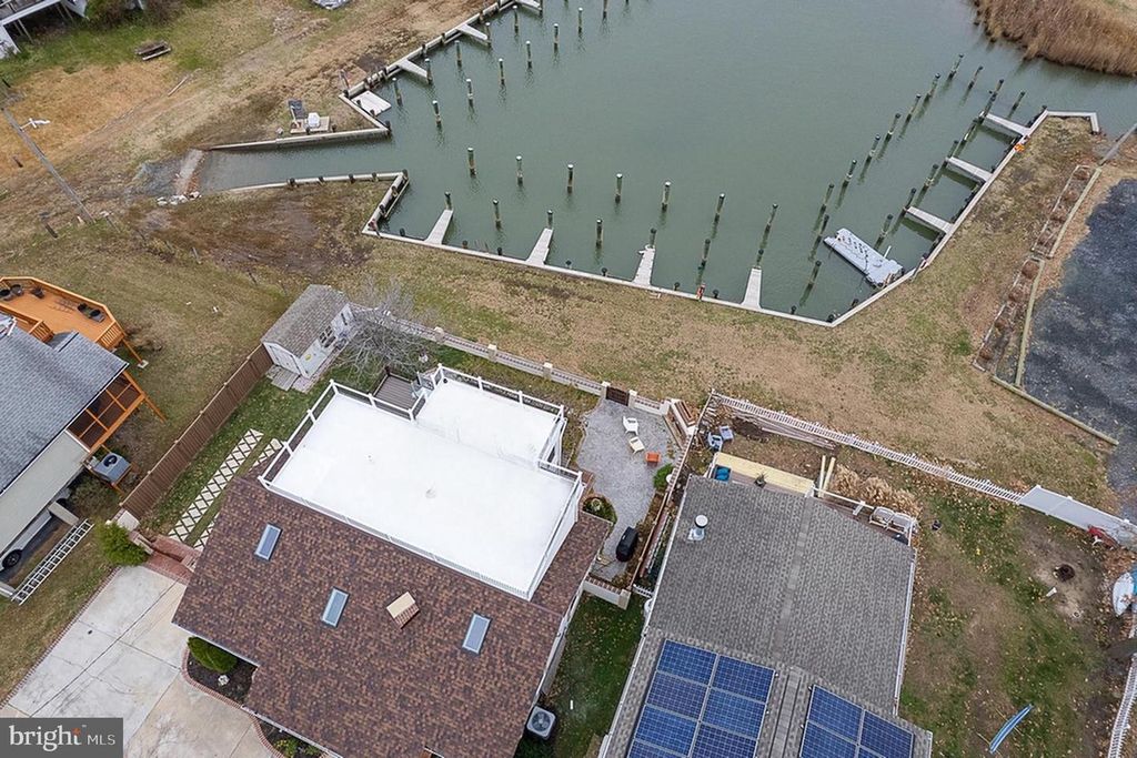 Image 101 of property listing at 4919 MARINERS DR, Shady Side, MD 20764