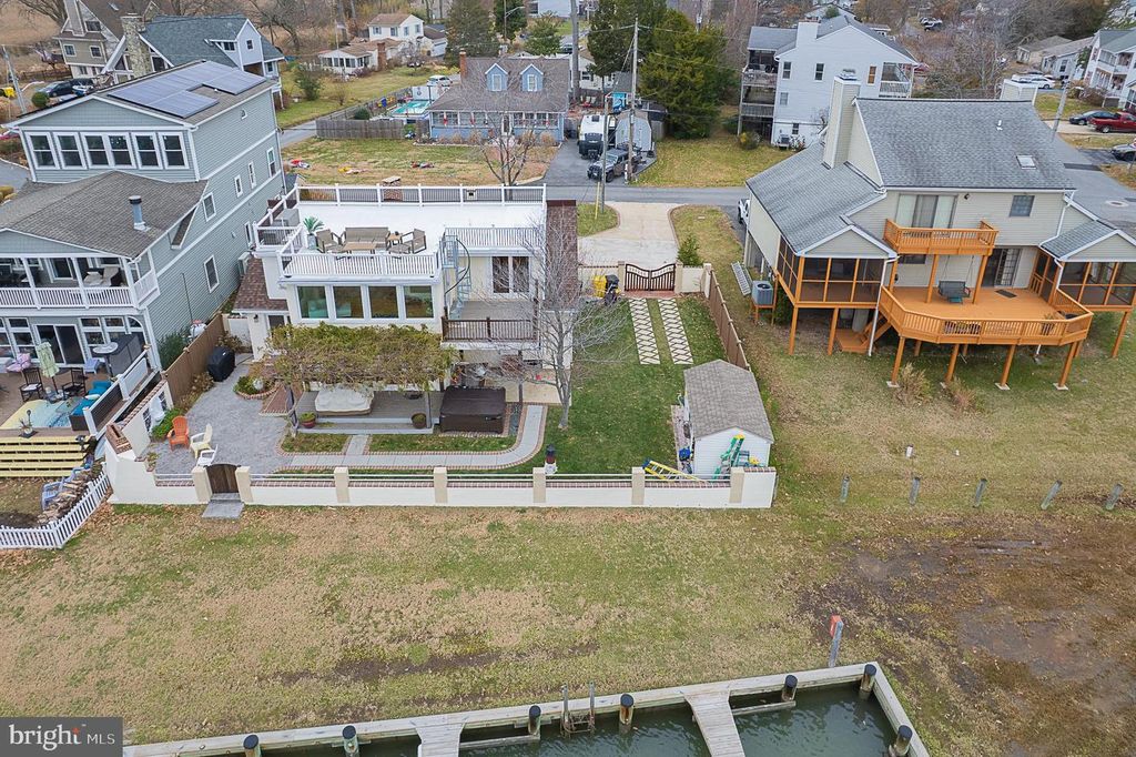 Image 108 of property listing at 4919 MARINERS DR, Shady Side, MD 20764