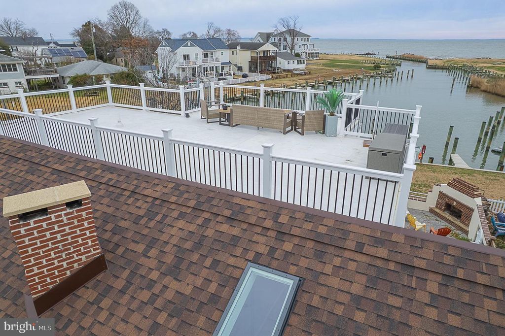 Image 110 of property listing at 4919 MARINERS DR, Shady Side, MD 20764