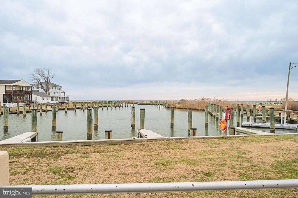 Image 120 of property listing at 4919 MARINERS DR, Shady Side, MD 20764