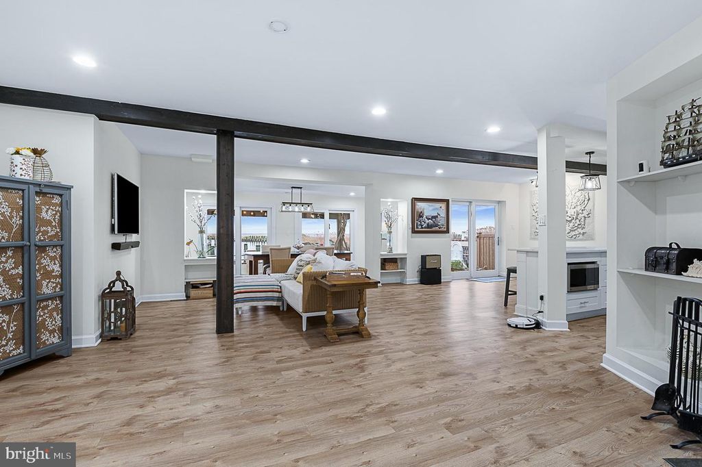 Image 14 of property listing at 4919 MARINERS DR, Shady Side, MD 20764