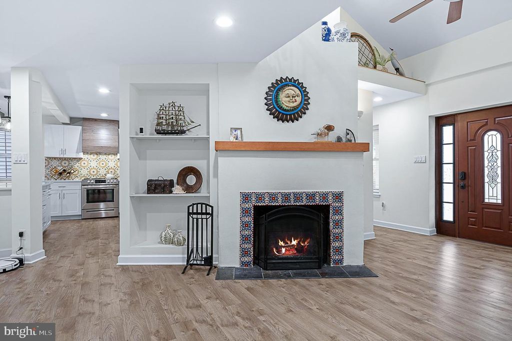 Image 16 of property listing at 4919 MARINERS DR, Shady Side, MD 20764