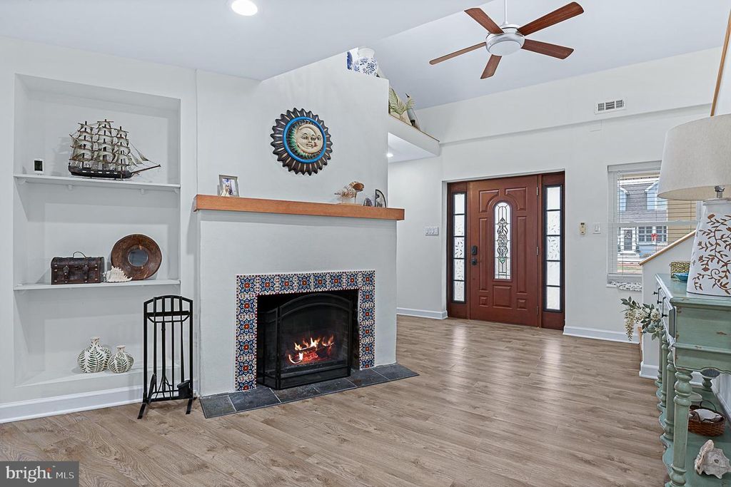 Image 17 of property listing at 4919 MARINERS DR, Shady Side, MD 20764