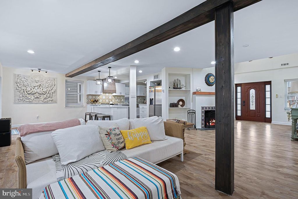 Image 23 of property listing at 4919 MARINERS DR, Shady Side, MD 20764