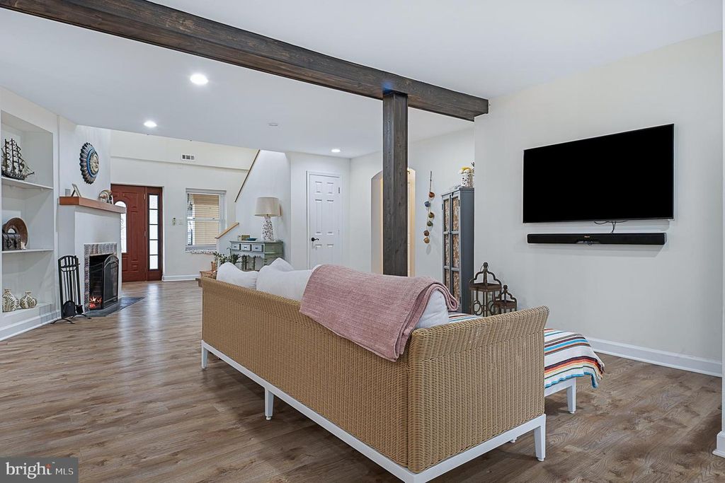 Image 28 of property listing at 4919 MARINERS DR, Shady Side, MD 20764