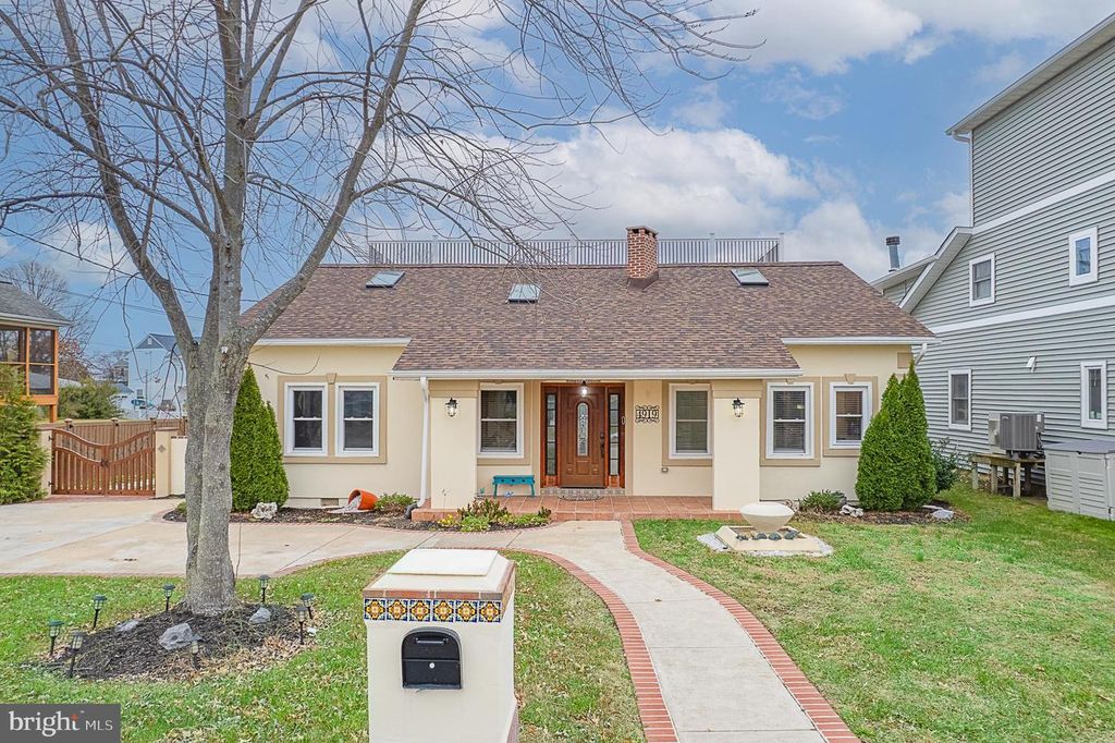 Image 4 of property listing at 4919 MARINERS DR, Shady Side, MD 20764