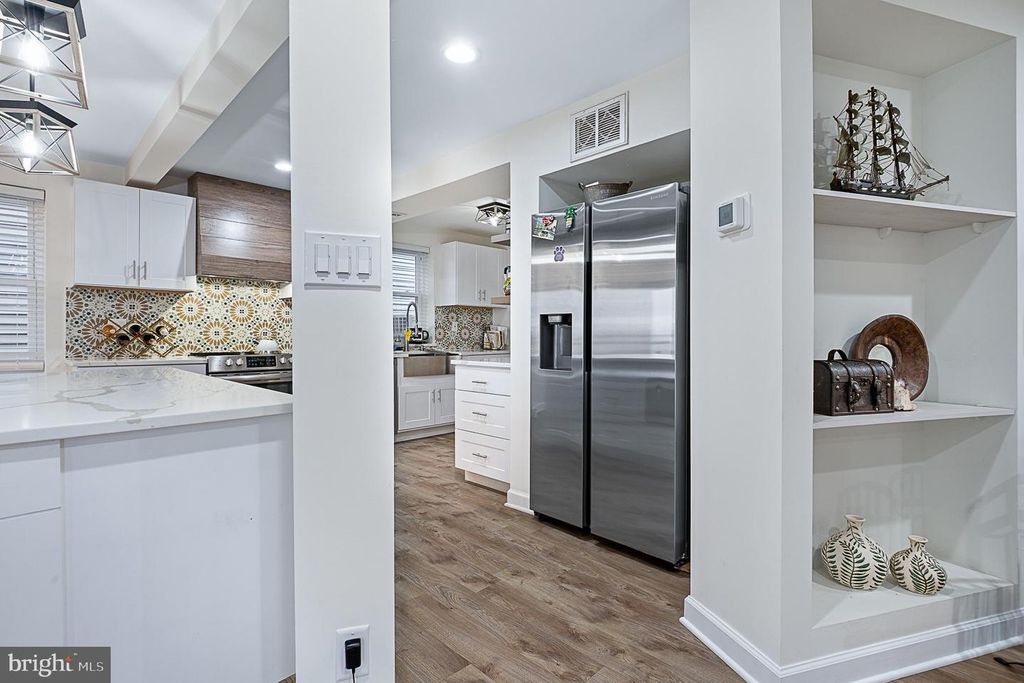 Image 47 of property listing at 4919 MARINERS DR, Shady Side, MD 20764