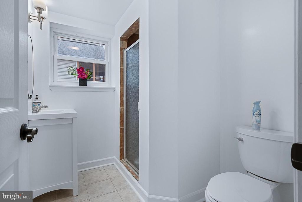 Image 49 of property listing at 4919 MARINERS DR, Shady Side, MD 20764