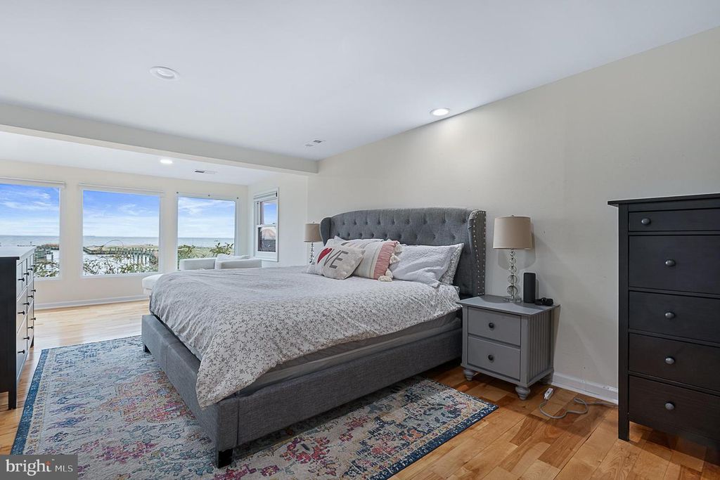 Image 63 of property listing at 4919 MARINERS DR, Shady Side, MD 20764