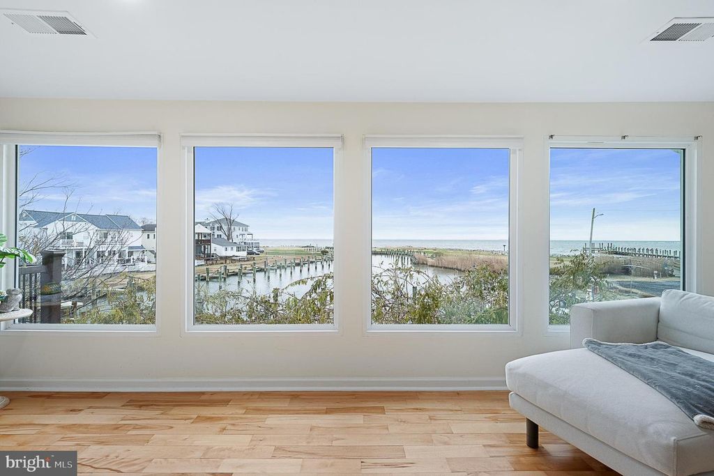 Image 65 of property listing at 4919 MARINERS DR, Shady Side, MD 20764