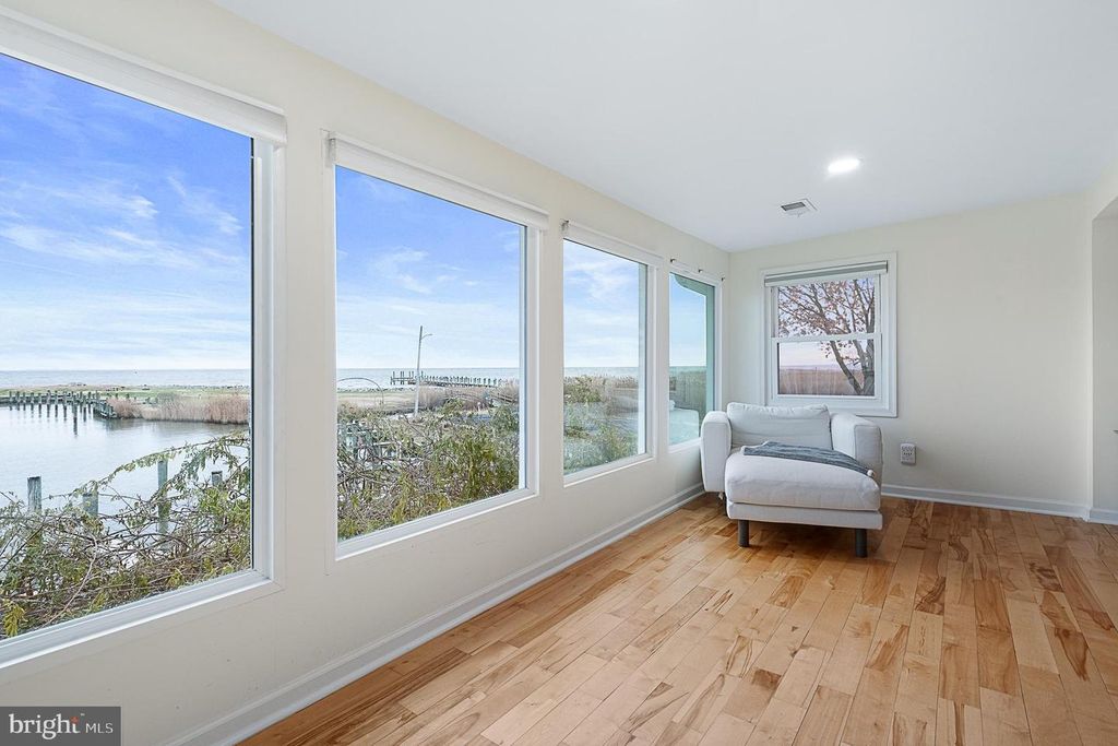 Image 66 of property listing at 4919 MARINERS DR, Shady Side, MD 20764