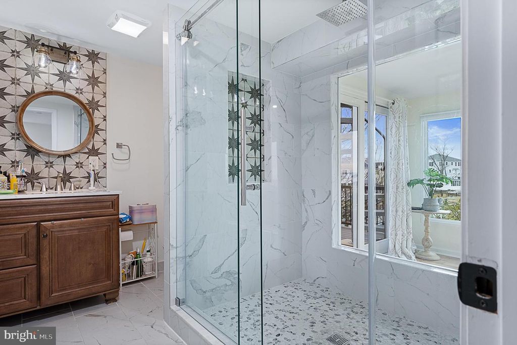 Image 73 of property listing at 4919 MARINERS DR, Shady Side, MD 20764